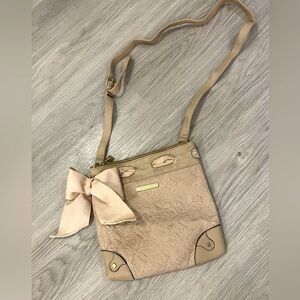 JUICY COUTURE Tan Faux Leather Textured Shoulder Bag Purse with Bow